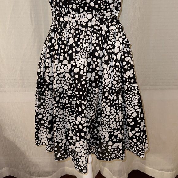 MK 12 Black White Spotted Polka Pebbles Sleeveless Faux Wrap V-Neck A-Line Dress - Picture 6 of 13